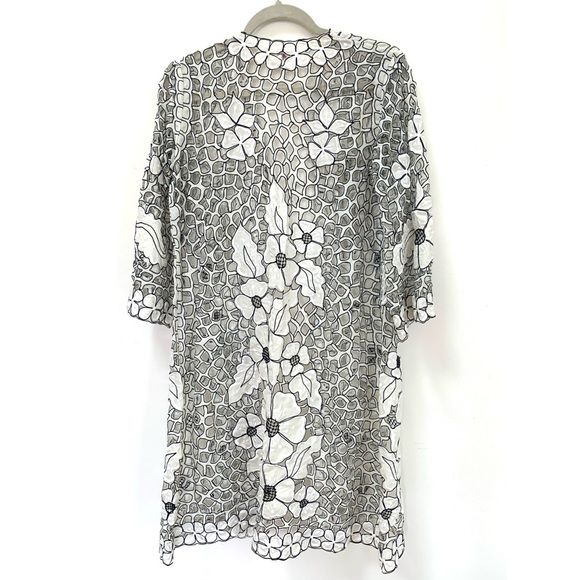 Vintage Lace Cutout coverup - Picture 2 of 5